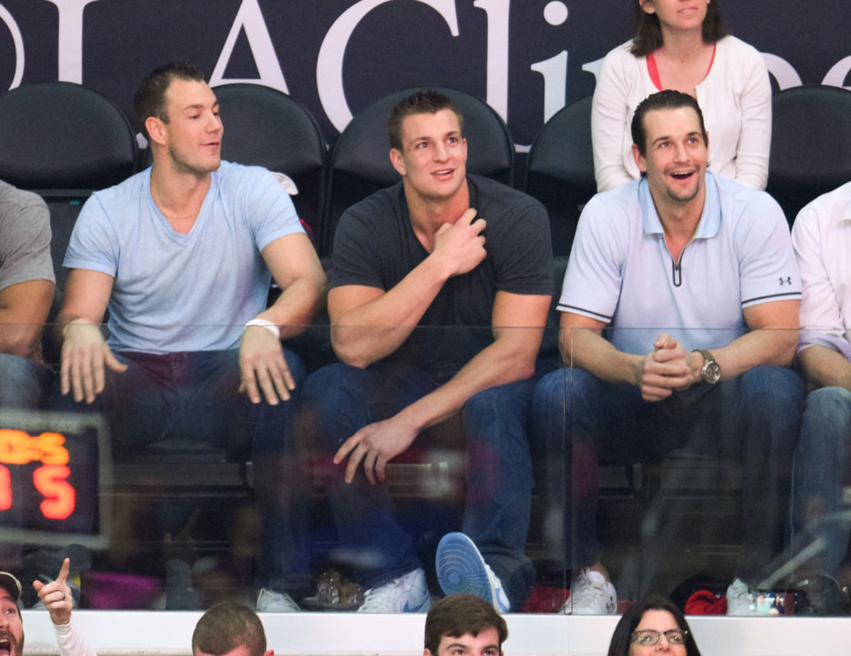 rob-gronkowski-clippers7.jpg